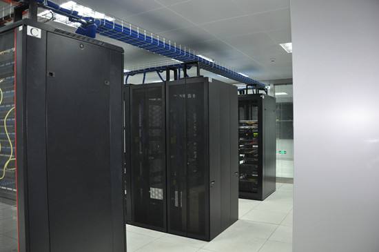 精准校核管线穿桁架方案