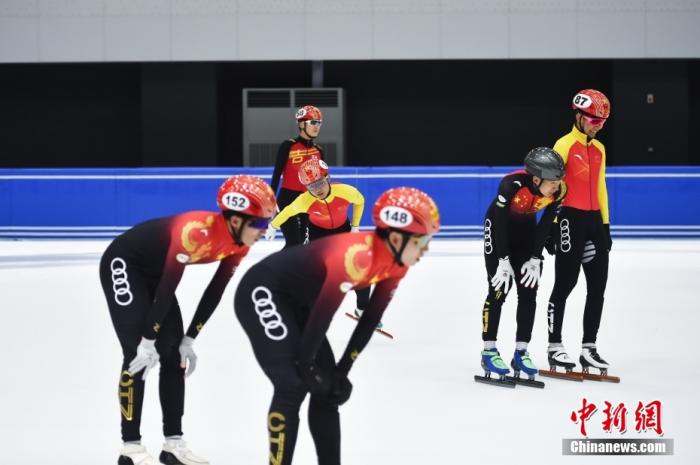 在首都体育馆举行的媒体公开课揭幕中国短道速