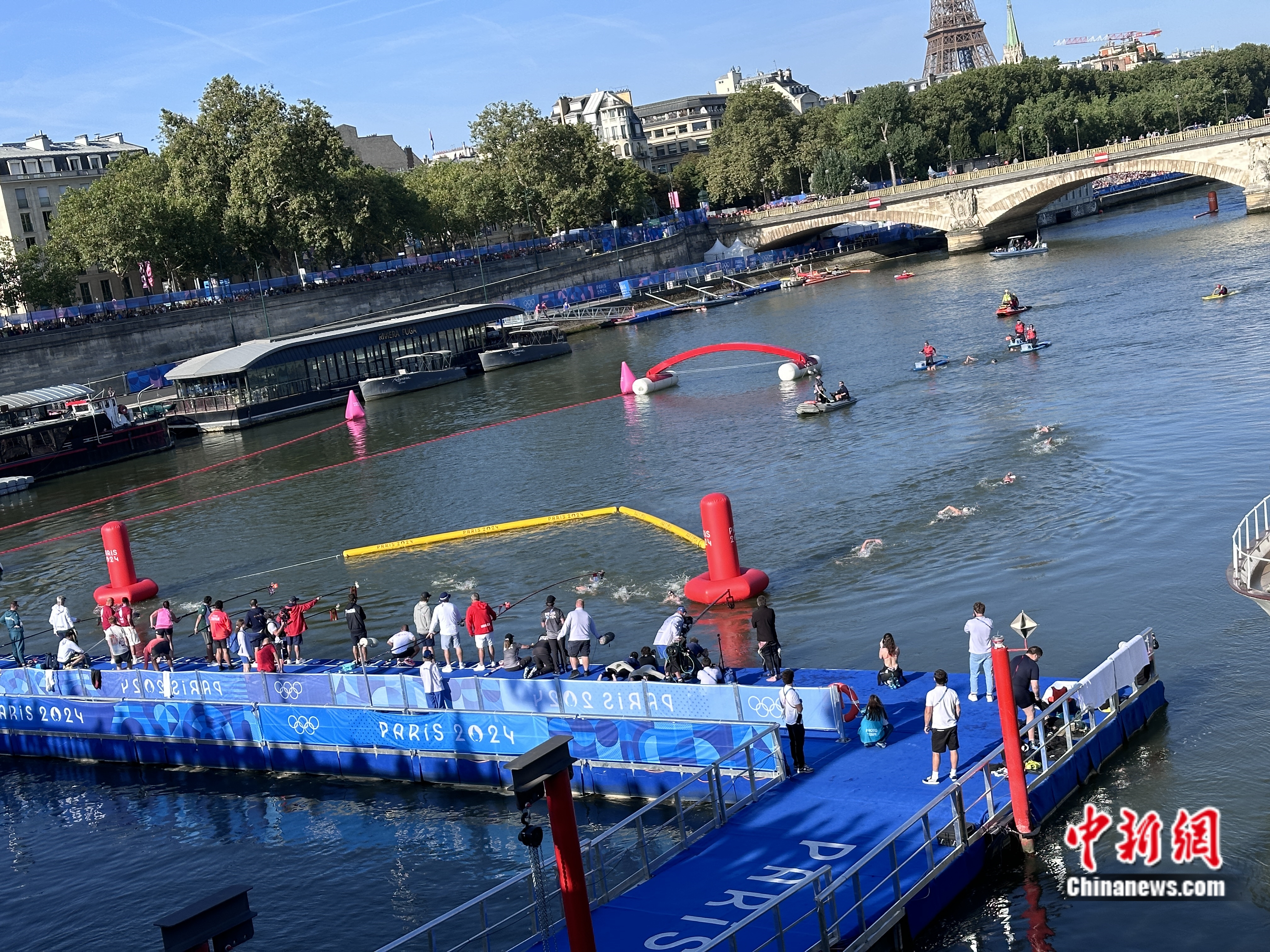 巴黎奥运公开水域女子10公里决赛中，辛鑫以第