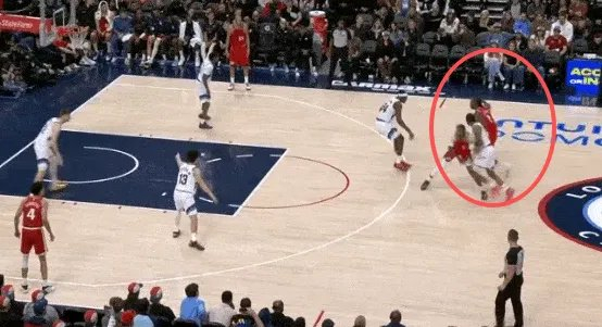 伦纳德创历史纪录：连续51场20+成唯一30+达成者