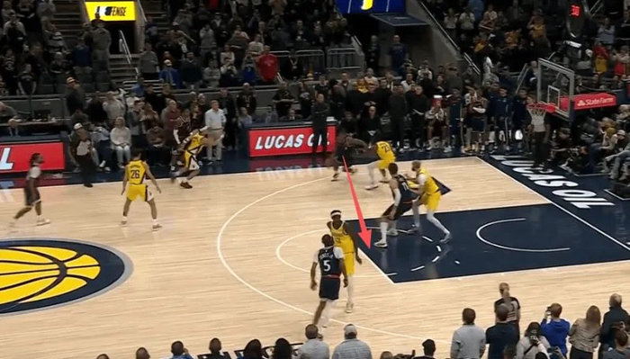 伦纳德创历史纪录：连续51场20+成唯一30+达成者