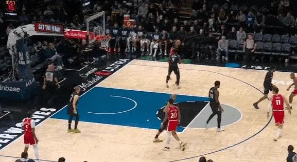 伦纳德创历史纪录：连续51场20+成唯一30+达成者