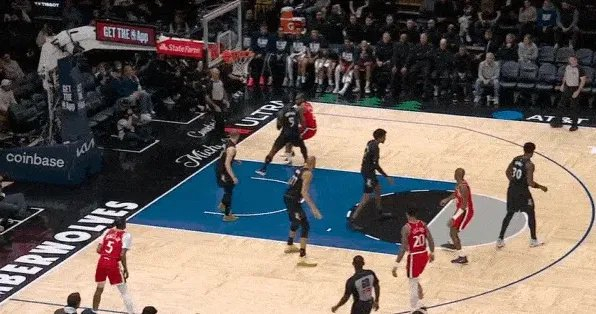 伦纳德创历史纪录：连续51场20+成唯一30+达成者