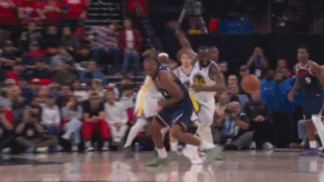 勇士惊天逆转淘汰快船 库里35分引领绝地反击