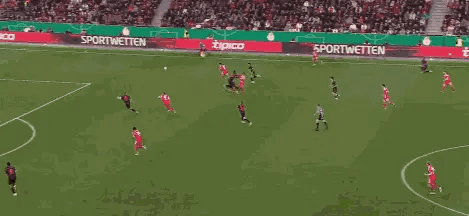 曼城客场力克伯恩利登顶英超 拜仁晋级德国杯决